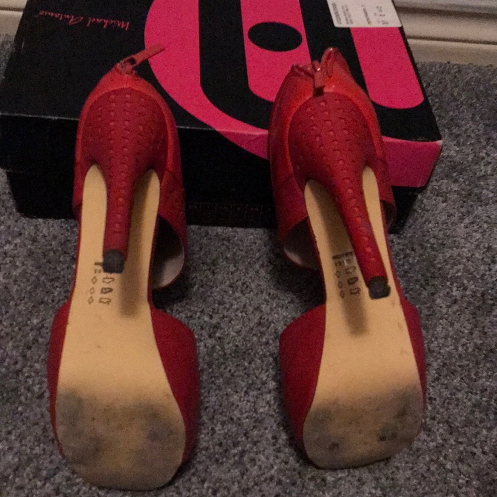 Red pumps - Picture 4 of 6